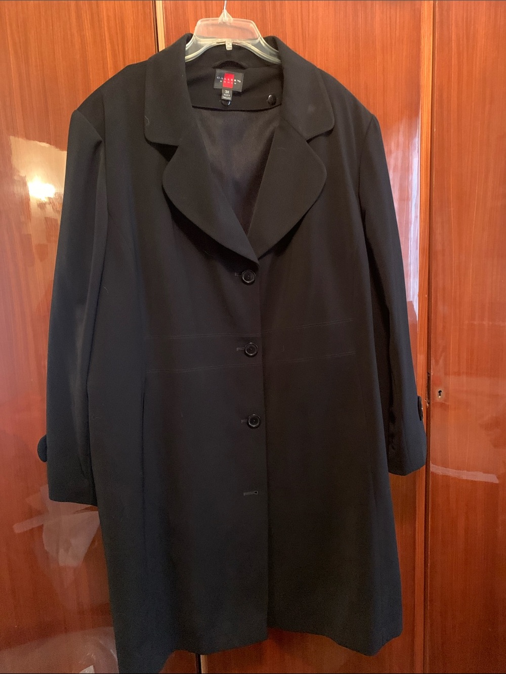 Gallery Black Single-Breasted Trench Coat